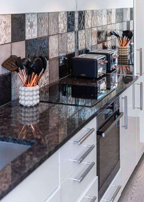 Lady On The Lane- 2 Bed Primrose Hill Apartment London Bagian luar foto