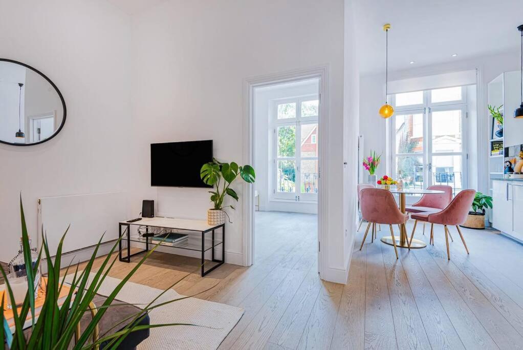 Lady On The Lane- 2 Bed Primrose Hill Apartment London Bagian luar foto