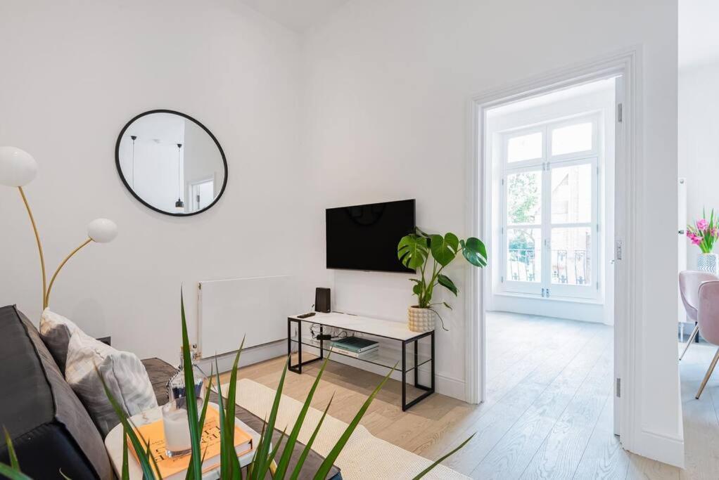 Lady On The Lane- 2 Bed Primrose Hill Apartment London Bagian luar foto