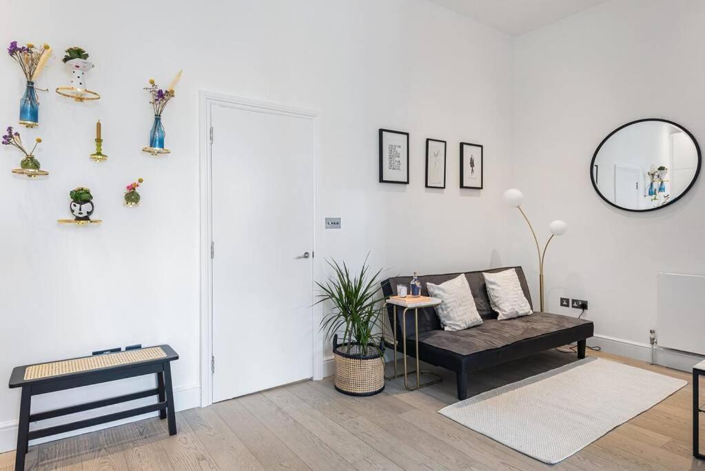 Lady On The Lane- 2 Bed Primrose Hill Apartment London Bagian luar foto